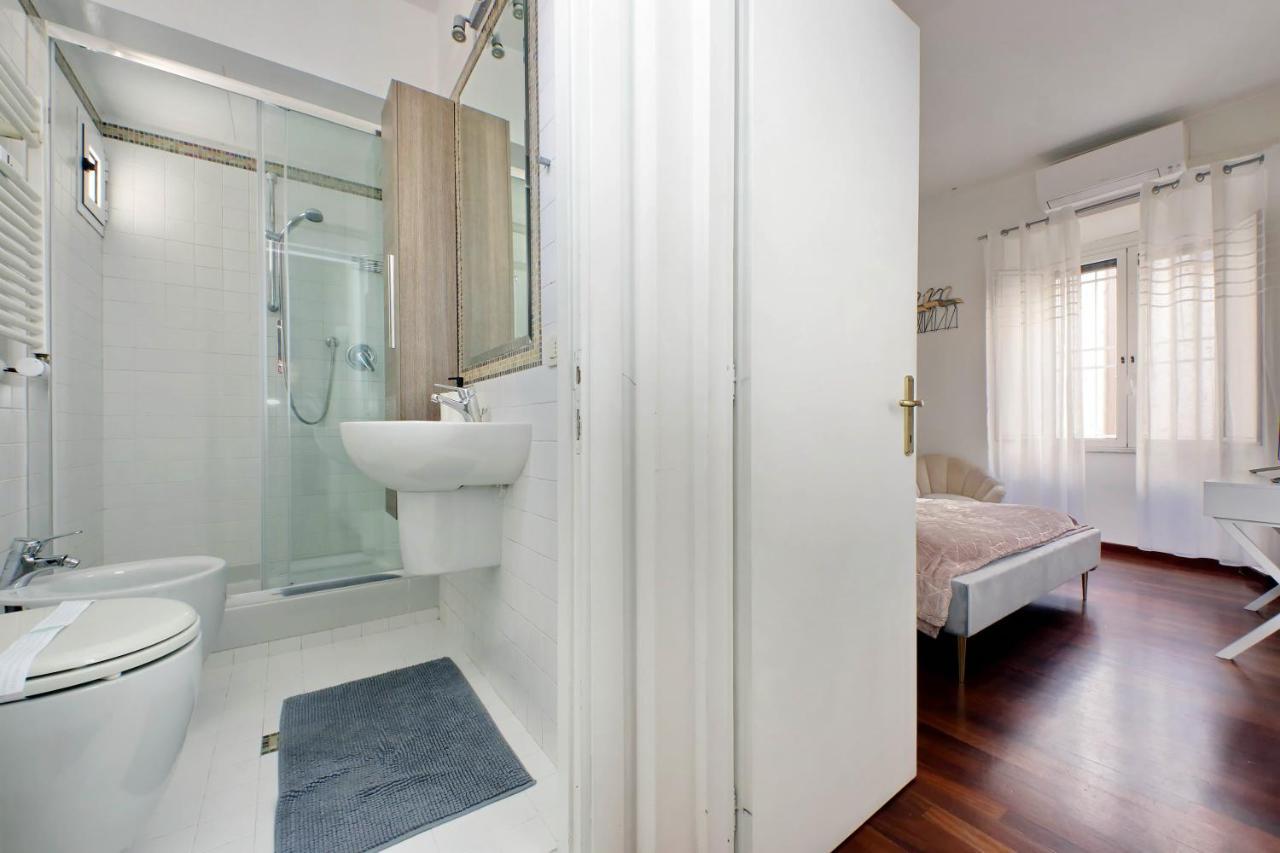 Domus Lou Elegante Appartamento In Trastevere Roma Exterior photo
